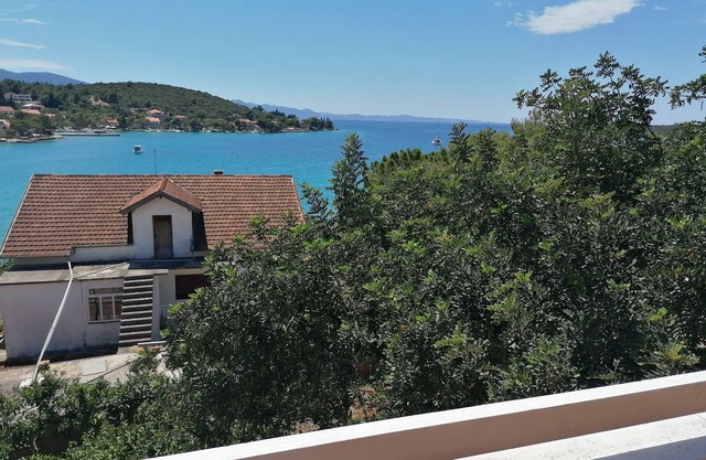Two bedroom apartment with balcony and sea view Lovište, Pelješac (A-22220-b)