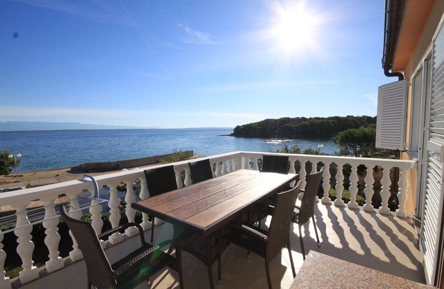 Two bedroom apartment near beach Ugljan (A-829-c)