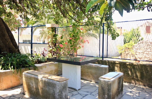 Two bedroom apartment with terrace Lovište, Pelješac (A-10182-d)