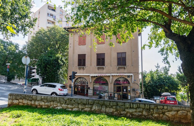Two bedroom apartment with air-conditioning Rijeka (A-16455-a)