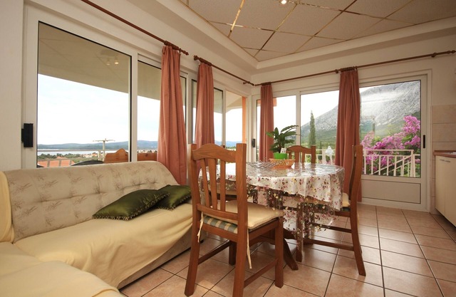 Two bedroom apartment with balcony and sea view Orebić, Pelješac (A-648-a)