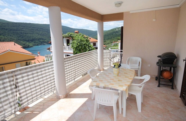 Two bedroom apartment with terrace and sea view Duga Luka (Prtlog), Labin (A-5528-a)