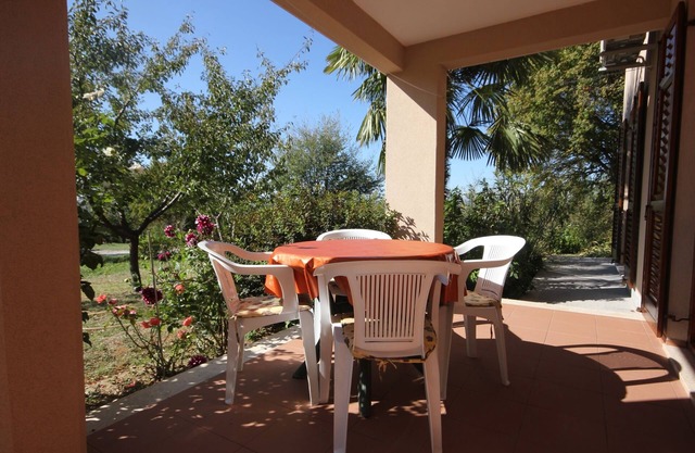 Two bedroom apartment with terrace Presika, Labin (A-7390-b)