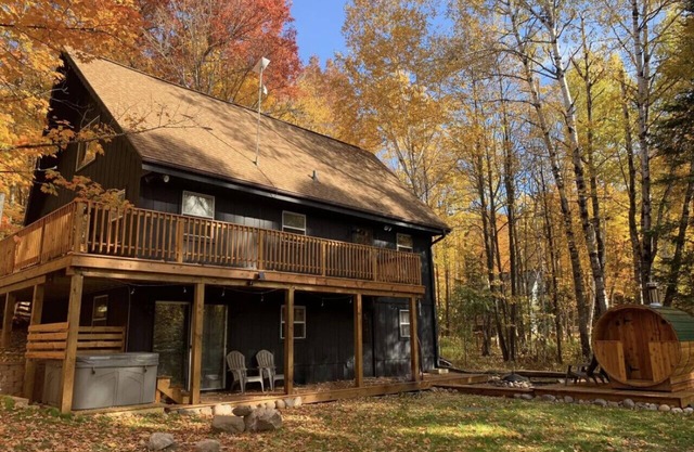 Two Bedroom Chalet Suite Steps From Ski Brule w/Outdoor Hot Tub & Sauna
