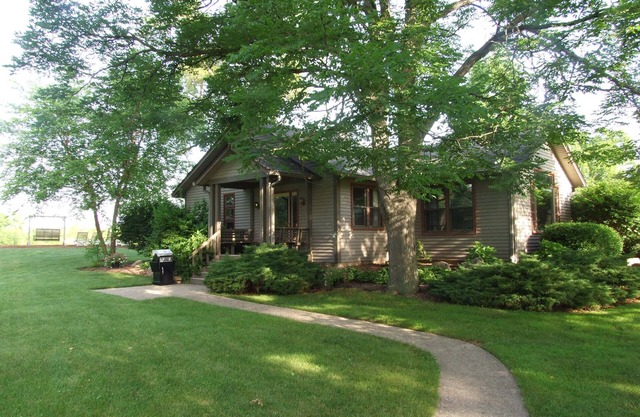 Two Bedroom Cottage On 2 Acre Stocked Pond Minutes From Downtown Indianapolis