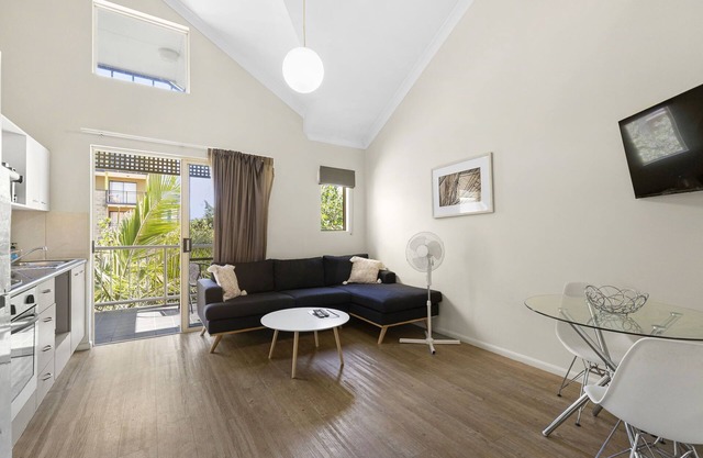 Two Bedroom, Two Bathroom Loft Style - Free Wifi & Parking