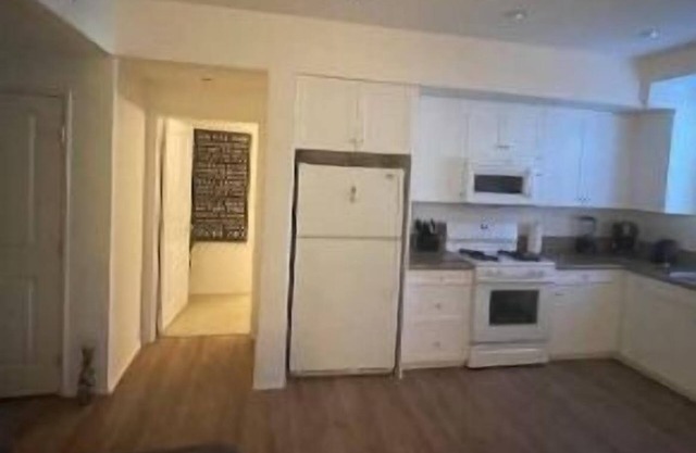 Two bedroom with all amenitiesnn