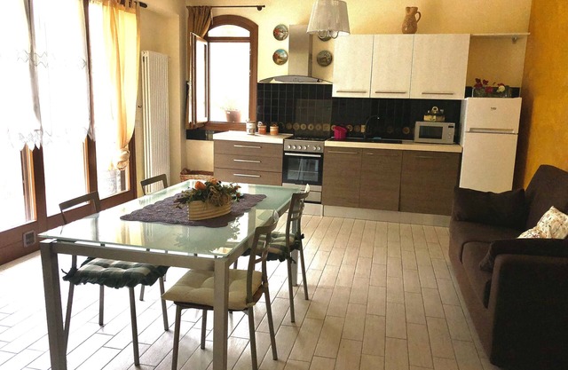 Two-room accommodation for 4/5 people with private garden and swimming pool