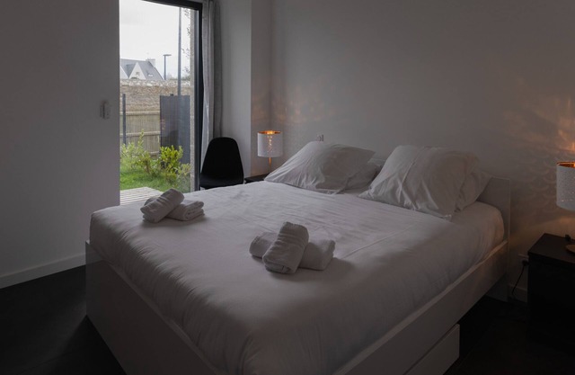 TY FOUR - Lovely luxury T2 flat with sea view