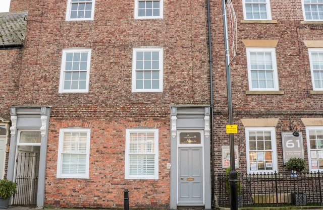 TYNEMOUTH VILLAGE PENTHOUSE, family friendly in Tynemouth