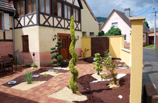 Typical Alsatian house in the heart of the vineyards and at the foot of the mountains