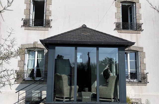 Typical Breton house, seaside, large plot, ideal for families