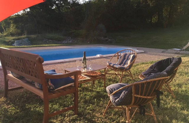 Typical Périgord house 12 to 15 people with private pool, near Périgueux