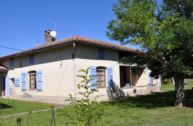 Typical Tarn et Garonne farmhouse, ideal for a large family.