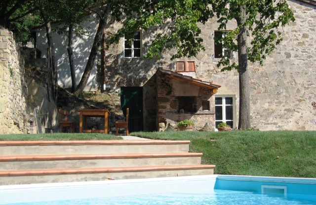 Typical Tuscan villa with outstanding views sleeps 8 private pool 12 x 6 m.