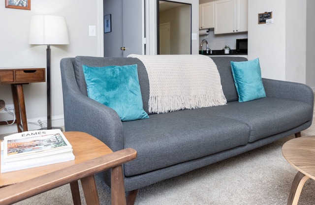 UChicago, Lake, Sci Museum | Gym + W&D | Zencity