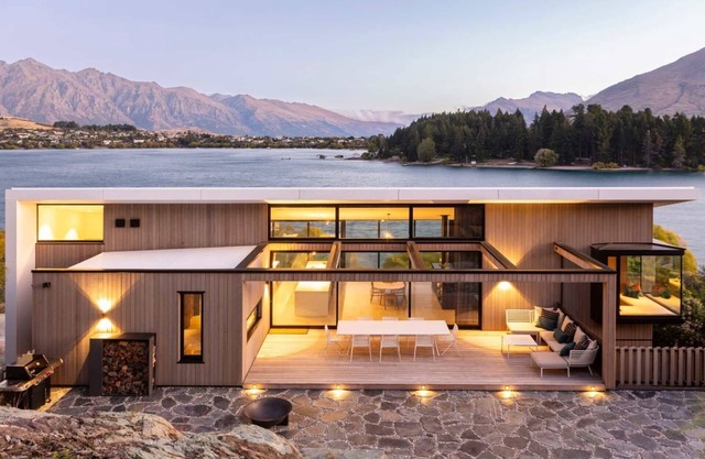 Ultra Modern Lakefront Villa by MajorDomo - Flat walk to town centre