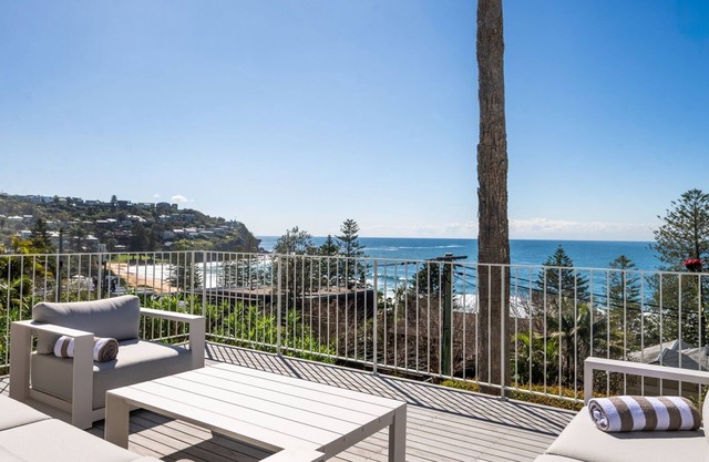 Umah Pantai (Beach House) by TCC