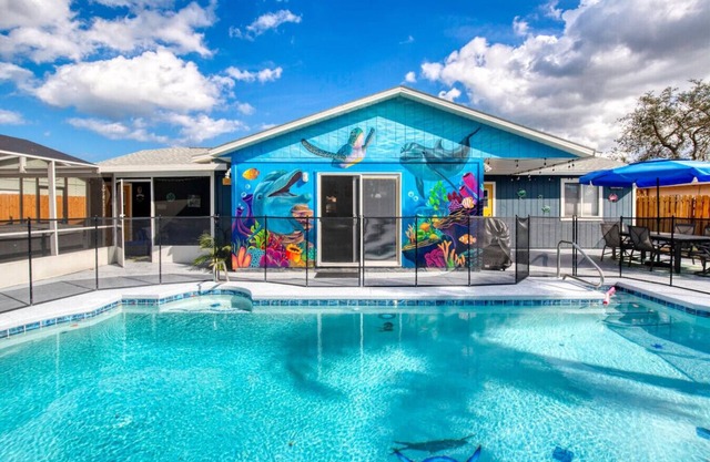 Under The Sea Pool and Hot Tub