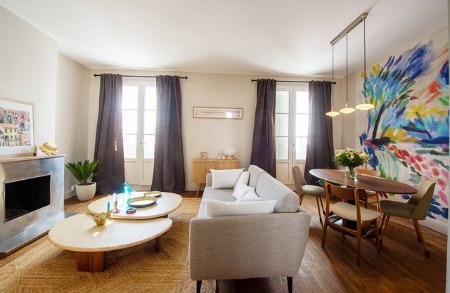Une Adresse Chic et Spacieuse en Plein Centre de Tours