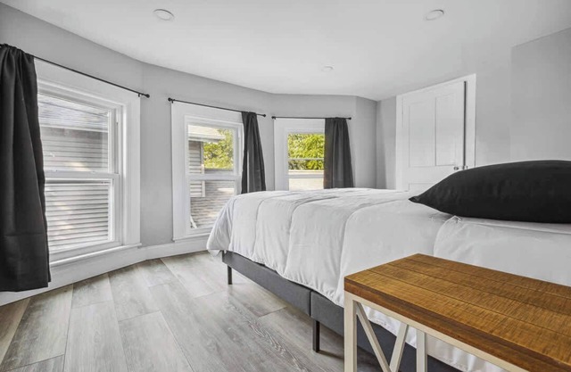 Unique 5BR,3BA minutes from the falls