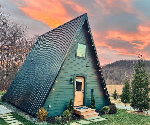 Unique a frame cabin located near Old Rag Mountain