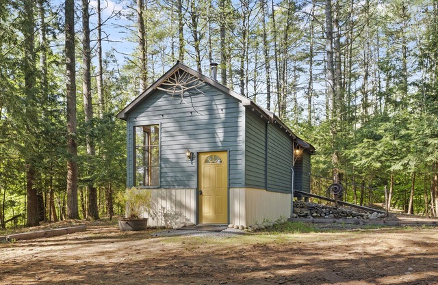 Unique Cabin - 9 miles to Lake George Village