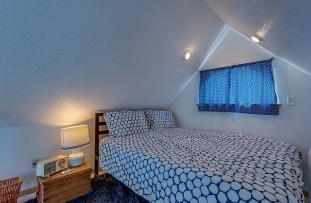 Unique Floating House for Monthly Rental!