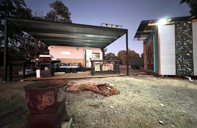 Unique Hideaway with Peaceful Private views in central heart of north east Vic