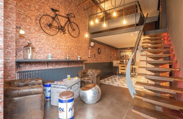 Unique industrial loft in city center 130m2, 3 bedrooms, ideal for a family