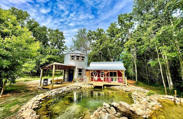 Unique OASIS - Silo Barn - Swim Pond- 5 Miles Trails - Farm Animals - Waterfall