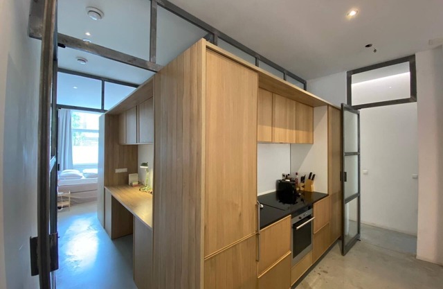 Unique open and bright apartment near the center, designed by the architect