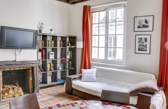 Unit 007 Marais Pompidou 1 bedroom 5 pax