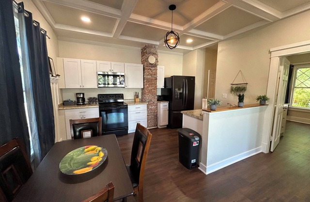 Unit 1 - Copper - Pinal Creek East - private yard - wifi - central location