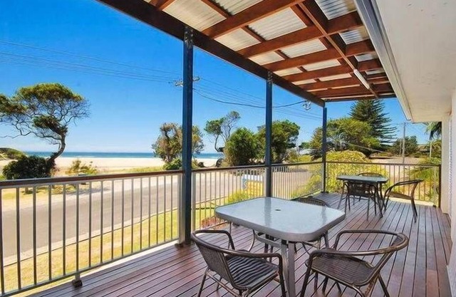 UNIT 3 SEASCAPE APARTMENTS 28 BUNDELLA AVE LC
