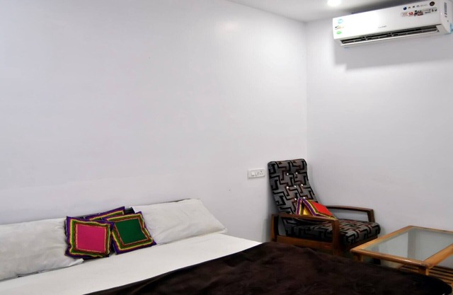 Unit 8 Beautiful and clean room to stay