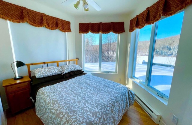 Unit B - 2 Bedrooms Private/Beachfront/Kayaks,/Starlink Internet