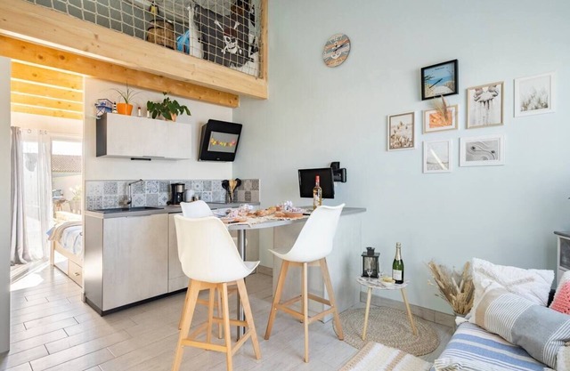 Unusual cozy little n is, ideal location, attentive welcome
