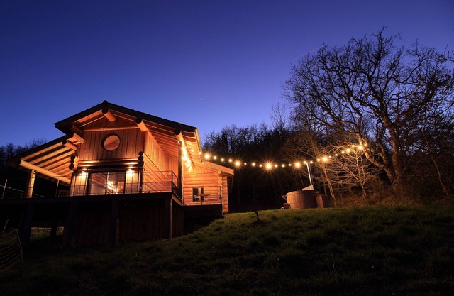 Unusual wooden cottage with NORDIC BATH = nature and disconnection
