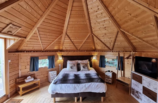 Unusual room "Kota Ty bihan" with terrace