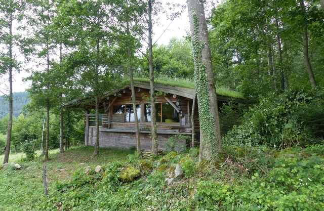 Unusual, secluded log cabin in the Vosges with luxury spa