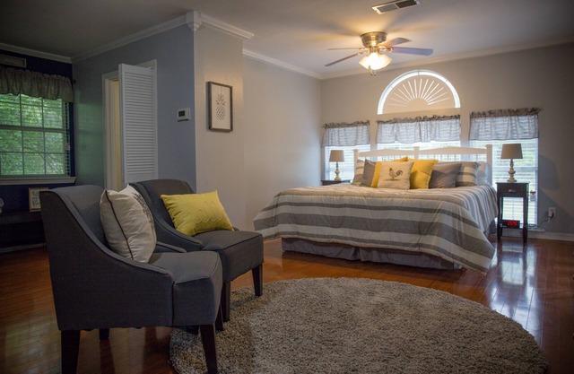 Unwind and de-stress. Relaxing, private modern farmhouse style suite