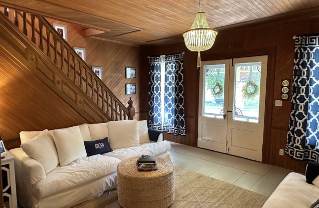 Updated Cottage in Historical Thousand Island Park, 4 bed / 2 bath, New Kitchen