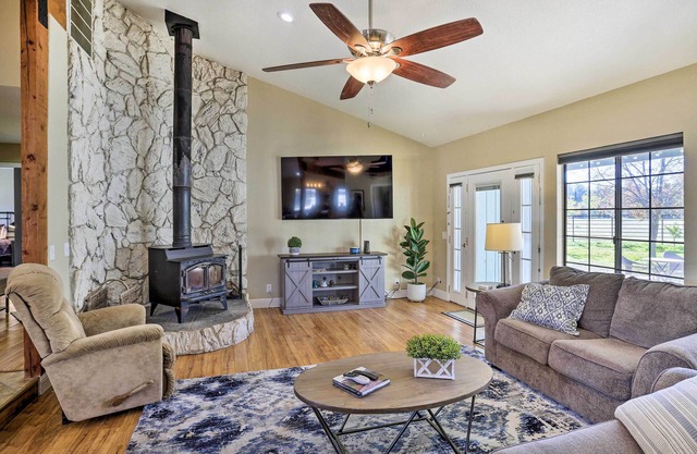 Updated Cottonwood Home w/Patio & Fire Pit!