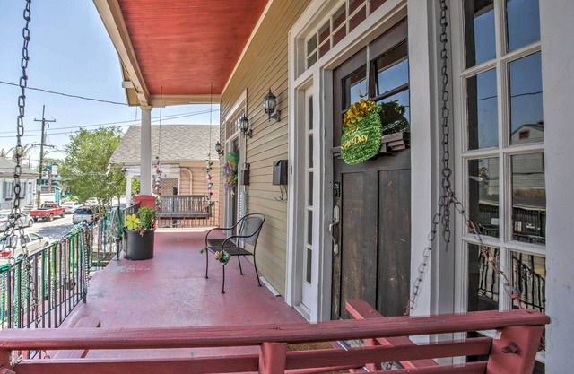 Updated Garden District Home - Walk to Magazine St