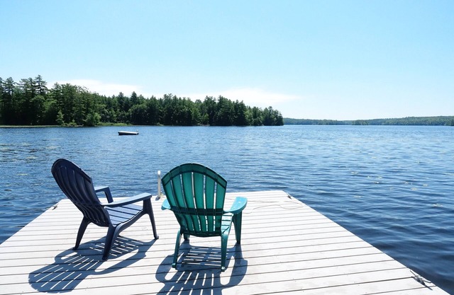 Updated lake cottage right on Damariscotta Lake.