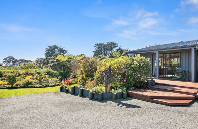 Upepo - The Garden Room - Cape Foulwind Studio