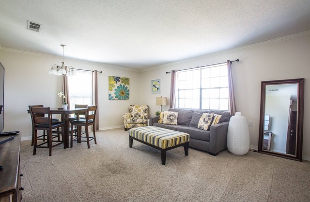 Upper Lakefront Comfort