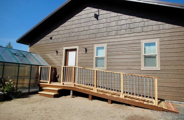 Upper Ranch - 100 Acre Mountain Views