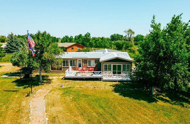 Upper Rural Escape and Mountain Views